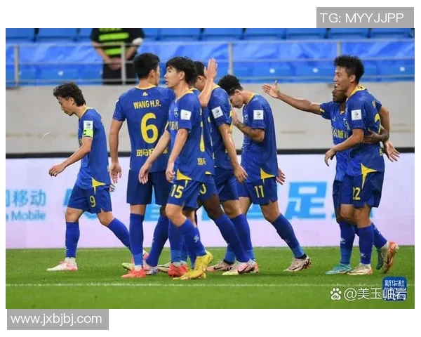 加维引领新时代足球潮流展现年轻球员的无限潜力与激情 加维引领新时代足球潮流展现年轻球员的无限潜力与激情