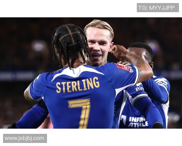 基尔队与怕德博恩的激烈对决展现足球魅力与团队精神